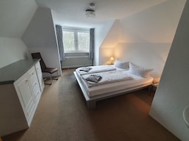 City Apartment | Individually furnished, free WiFi
