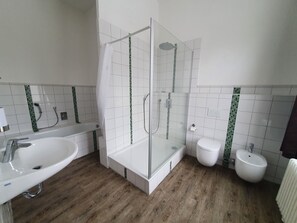 City-Apartment | Badezimmer