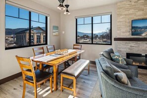 Dining - Downtown, Waterfront, Marina - Sandcreek Lofts (Sandpoint)