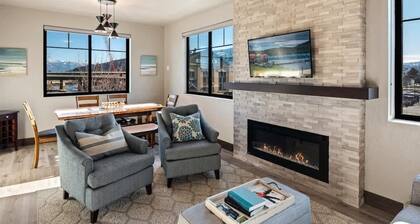 Downtown, Waterfront, Marina - Sandcreek Lofts