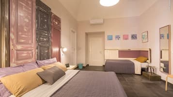 ํด๋์ ํธ๋ฆฌํ๋ฃธ | 1 ๊ฐ์ ์นจ์ค, ๊ณ ๊ธ ์นจ๊ตฌ, ์ค๋ฆฌ/๊ฑฐ์ํธ ์ด๋ถ, ๊ฐ์ค ๋ด ๊ธ๊ณ