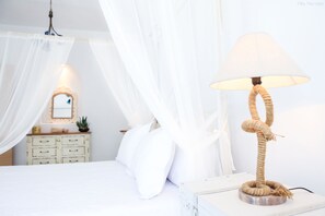 5 bedrooms, iron/ironing board, free WiFi, bed sheets - Villa Narciso (Mykonos)