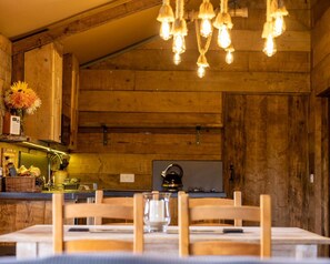 하우스 | 전용 주방 | 냉장고, 전자레인지, 오븐, 쿡탑