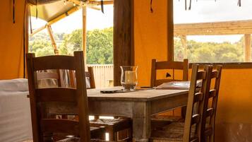 House | Private kitchen | Fridge, microwave, oven, stovetop