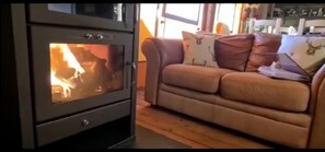 House | Living room | 30-inch TV with digital channels, fireplace