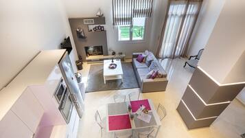 Télévision, cheminée