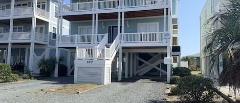 House, 4 Bedrooms | Exterior