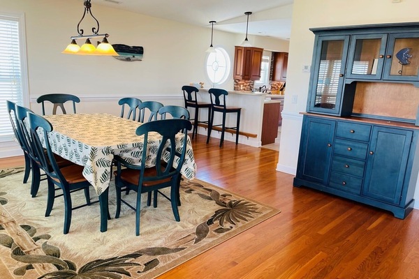 House, 4 Bedrooms | Dining