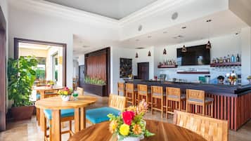 House, 3 Bedrooms | Dining