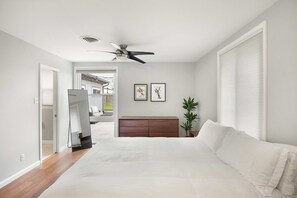 3 bedrooms, desk, iron/ironing board, free WiFi