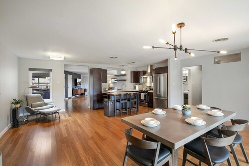 3/2 10 min Downtown Near Restaurants, Pet-Friendly