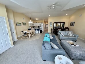 TV, DVD player, books - Large Top Floor Unit Just Steps to the Beach and Boardwalk (Wildwood)