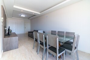 Traditional Apartment | Dining - Zancanaro Apto 202  641D (Bombinhas)