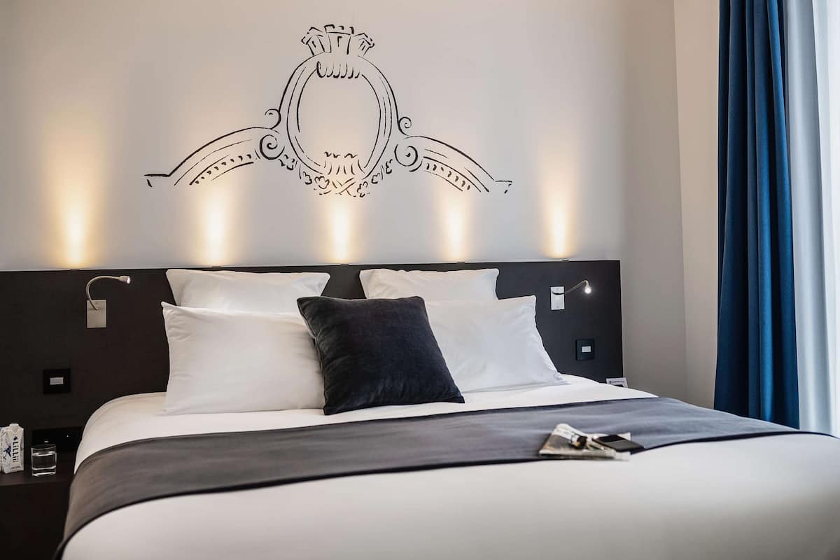 1 bedroom, premium bedding, pillow-top beds, in-room safe