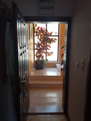 Apartament estàndard, vistes a la ciutat | Caixa forta a l'habitació, decoració individual i mobiliari individual 