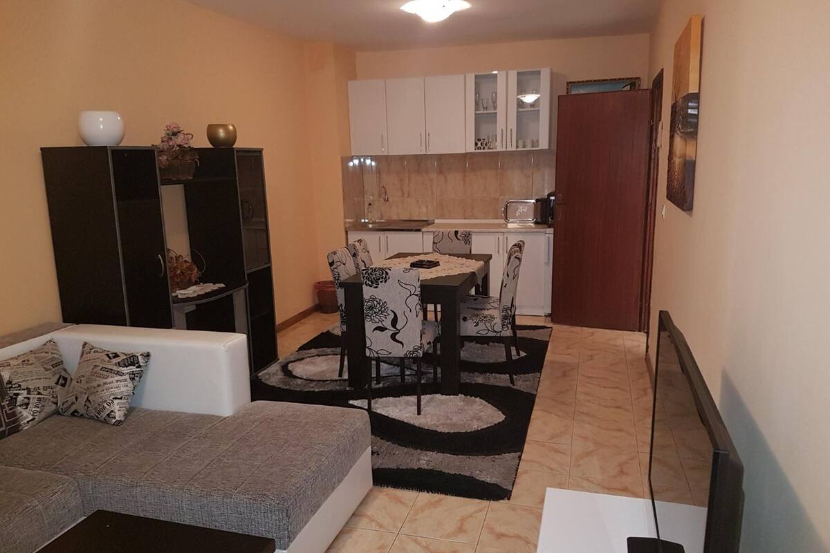 Fridge, stovetop, cookware/dishes/utensils, paper towels