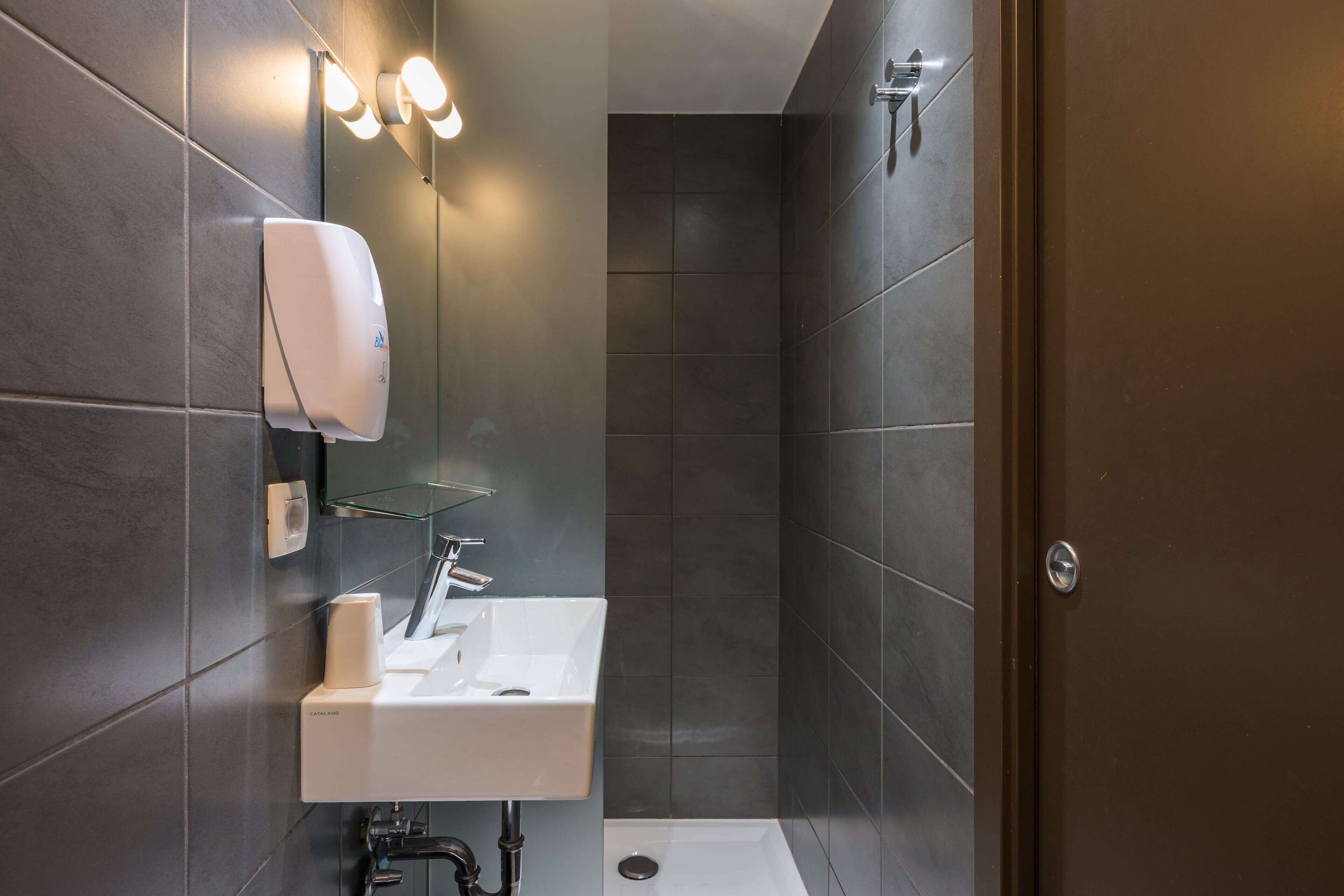 free toiletries, towels, soap, shampoo