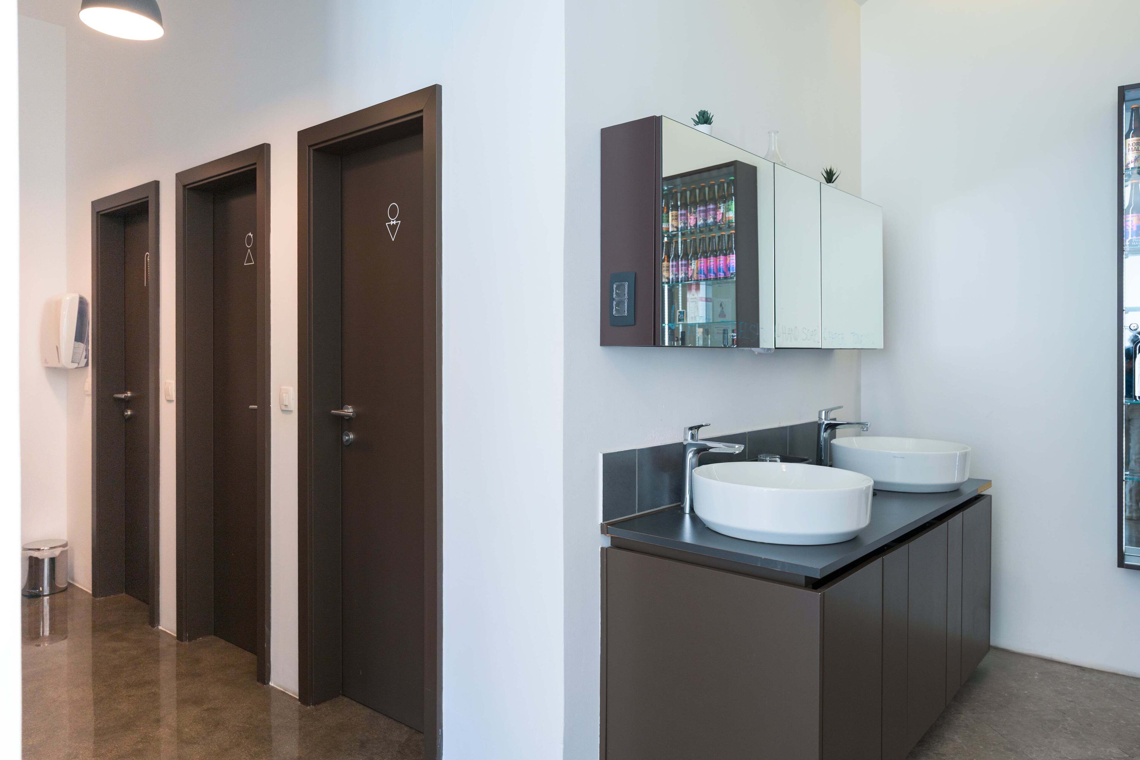 free toiletries, towels, soap, shampoo