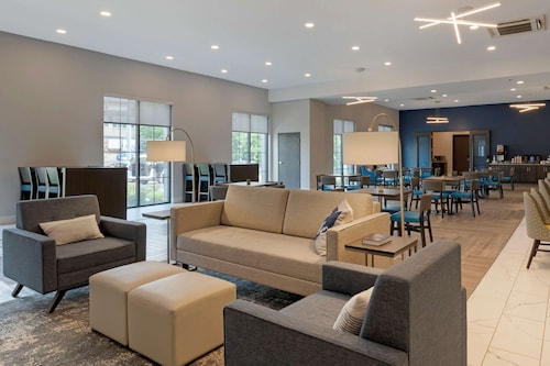 Comfort Suites Cincinnati University - Downtown