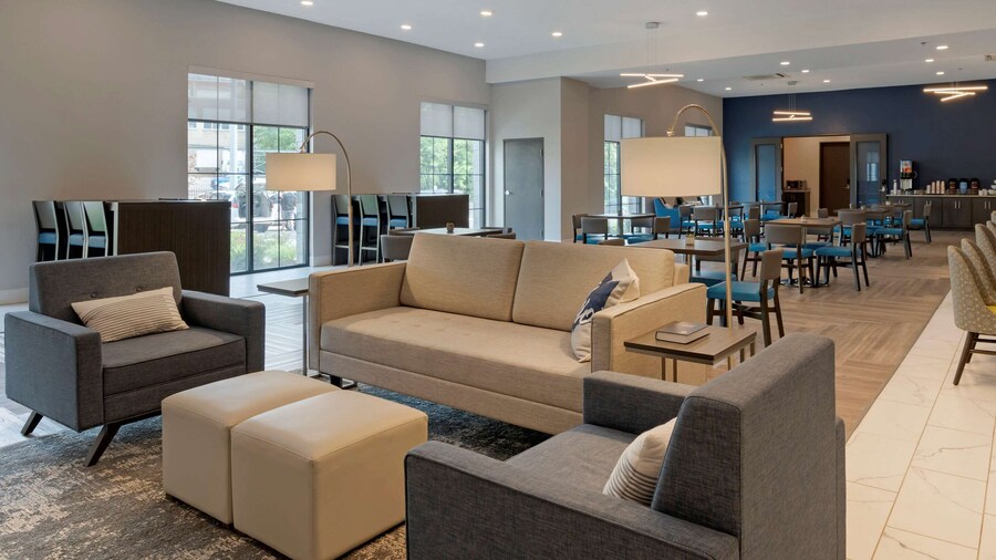 Comfort Suites Cincinnati University - Downtown