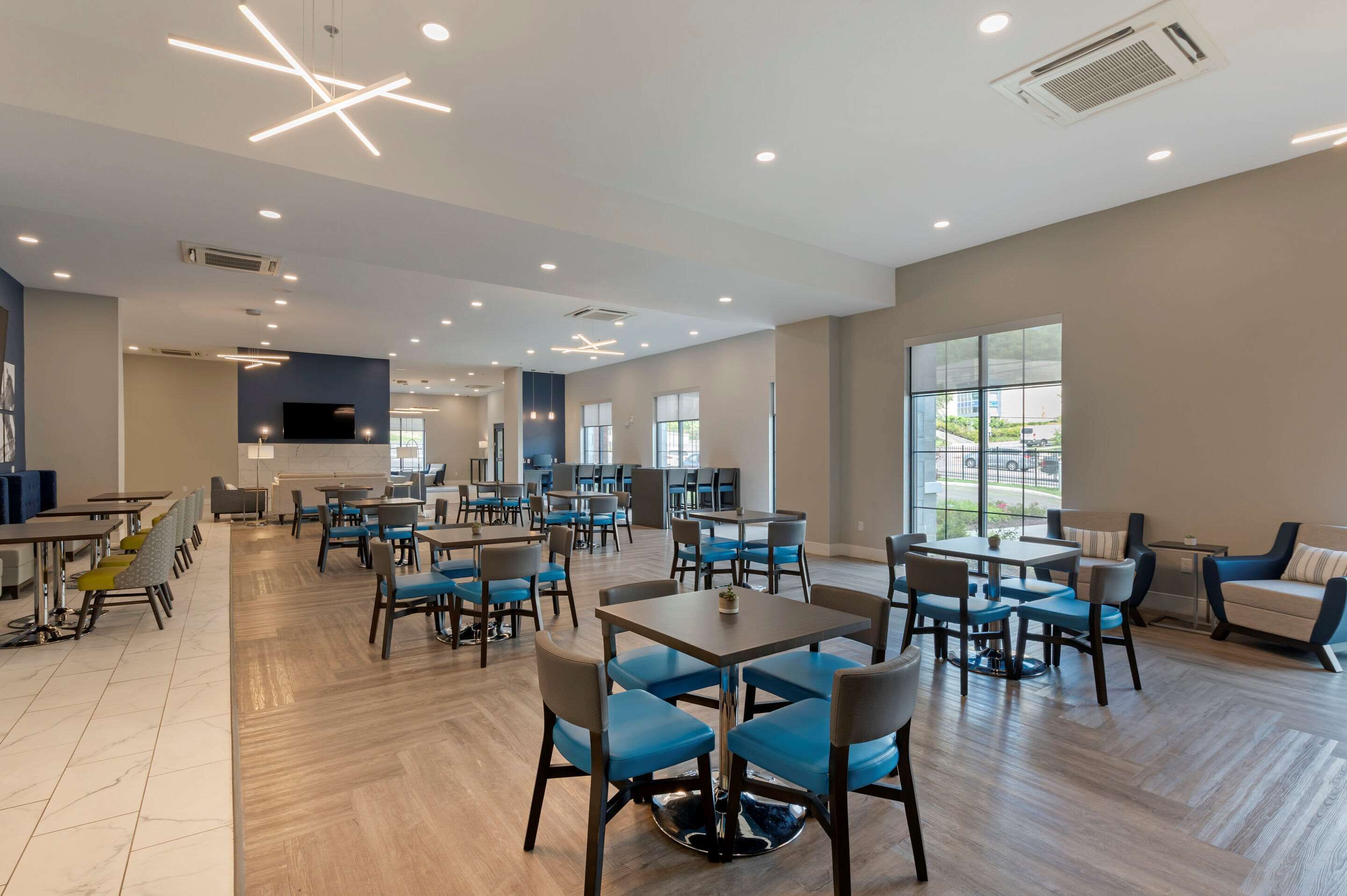 free daily self-service breakfast