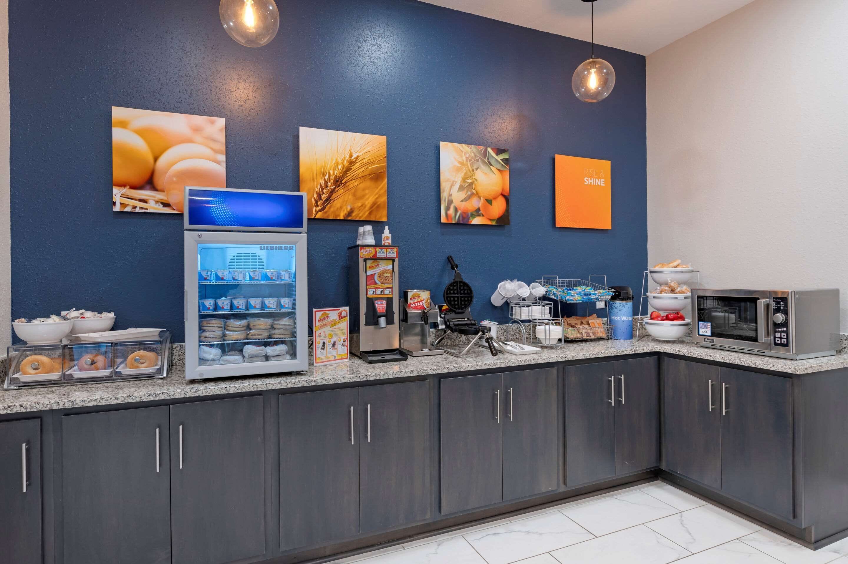 free daily self-service breakfast