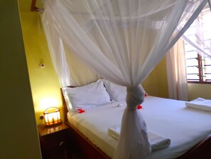 1 bedroom, WiFi, bed sheets
