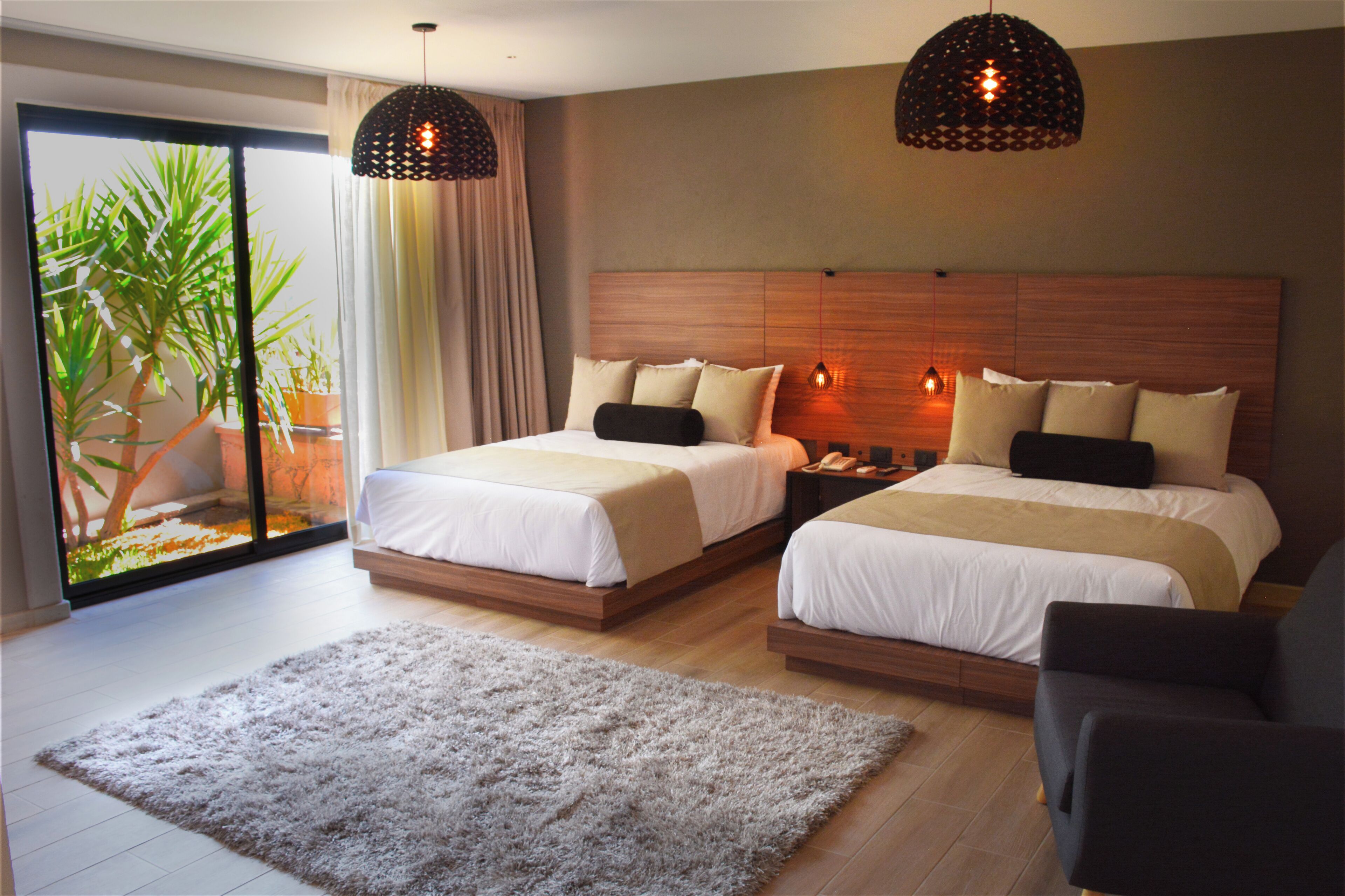 Edredón, caja de seguridad en la habitación y insonorización 