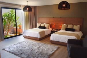 Πουπουλένια παπλώματα, χρηματοκιβώτιο στο δωμάτιο, ηχομόνωση 