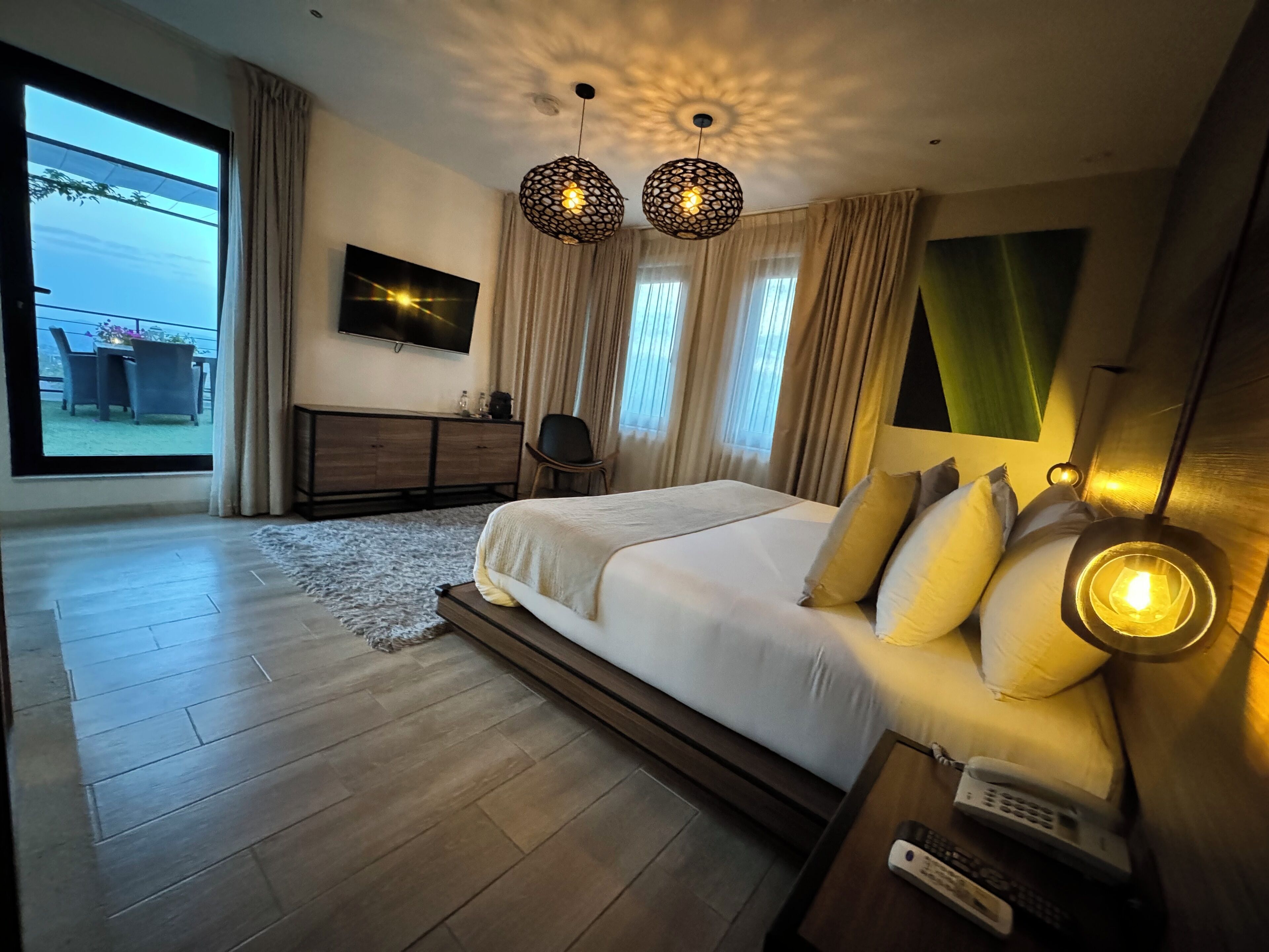 Rom – junior | Dundyner, safe på rommet, lydisolert og strykejern/-brett