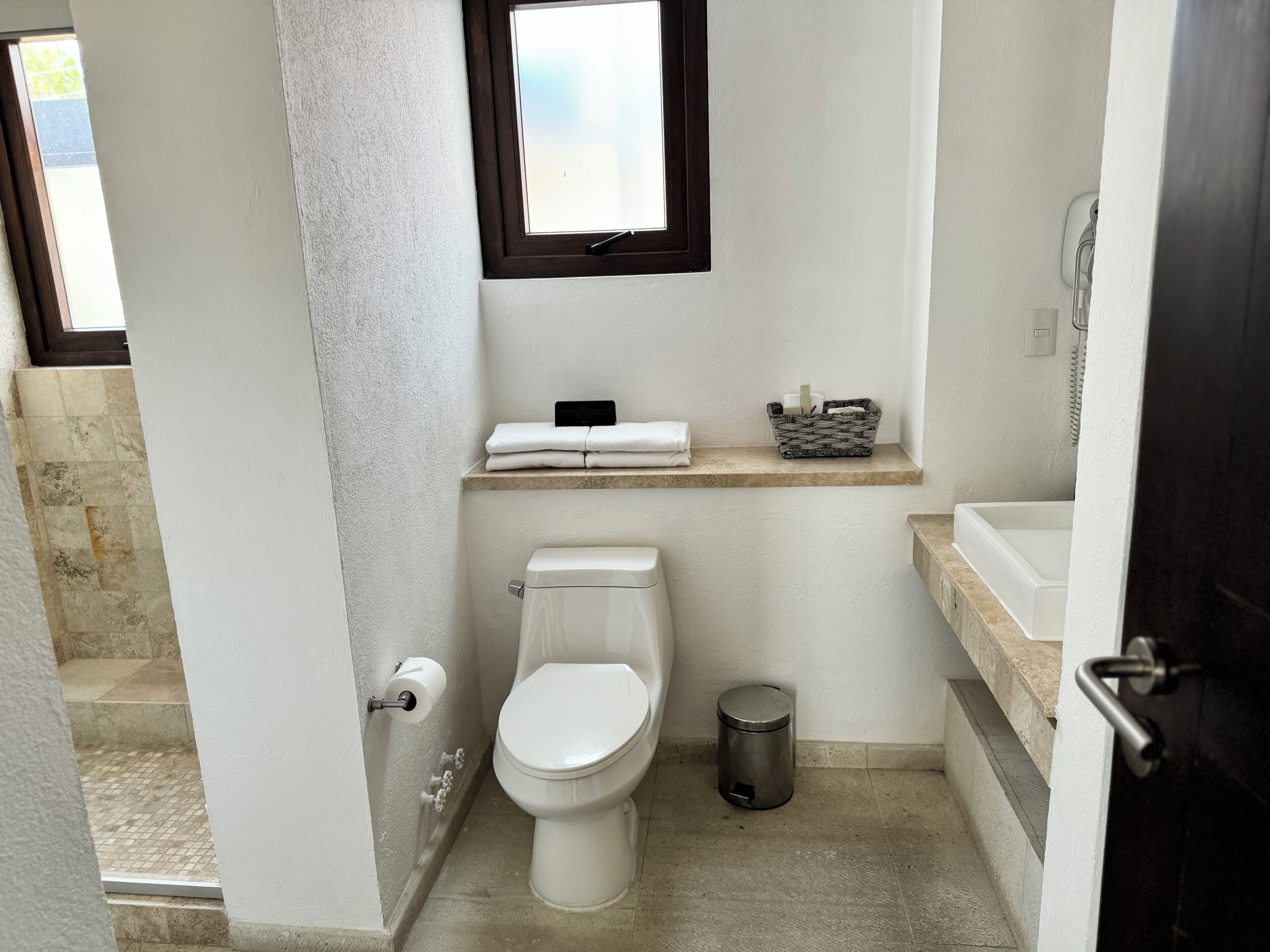 presidential room | bathroom | shower, free toiletries, hair dryer, bathrobes