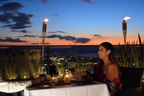 Couples dining - Ilo Rojo Hotel Boutique San Miguel de Allende  (San Miguel de Allende)