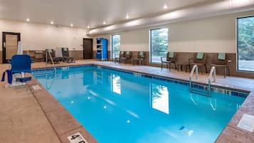 Indoor pool, pool loungers