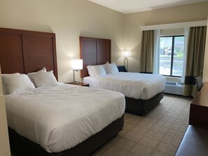 Room, Non Smoking (2 Queen Beds & 1 Sofa Bed) - Comfort Inn & Suites North Mankato (Mankato)