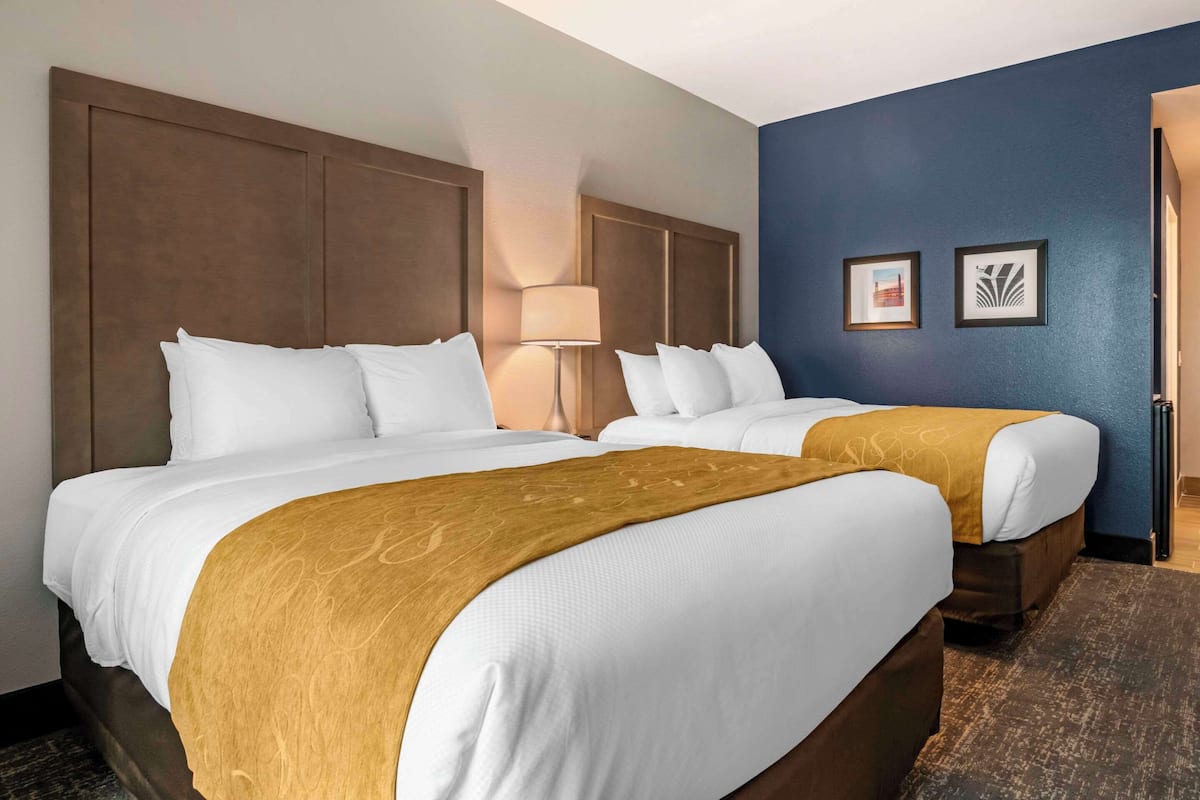 1 bedroom, premium bedding, pillowtop beds, desk