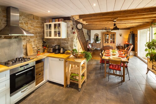 Graine de Douceur Jura- Chille house with garden 2 to 8 persons
