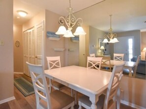Dining - Waterfront with water access. Pool, walk to the beach (Ocean City)