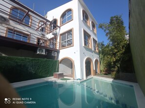 Outdoor pool, a heated pool