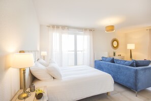 Standard Studio | Premium bedding, soundproofing, free WiFi, bed sheets