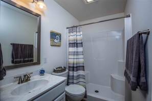 Bathroom - Splash Haven (Ottawa)