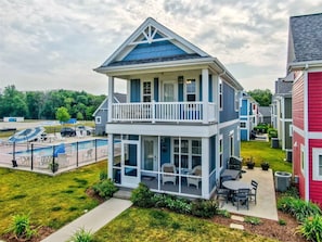 Exterior - Splash Haven (Ottawa)