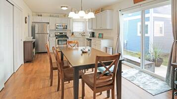 House (Simply Bliss #12) | Private kitchen