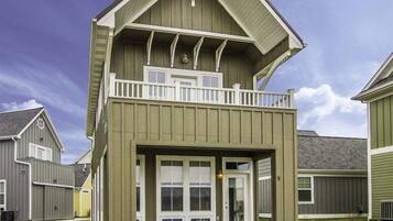 House (Harbor Haven) | Exterior
