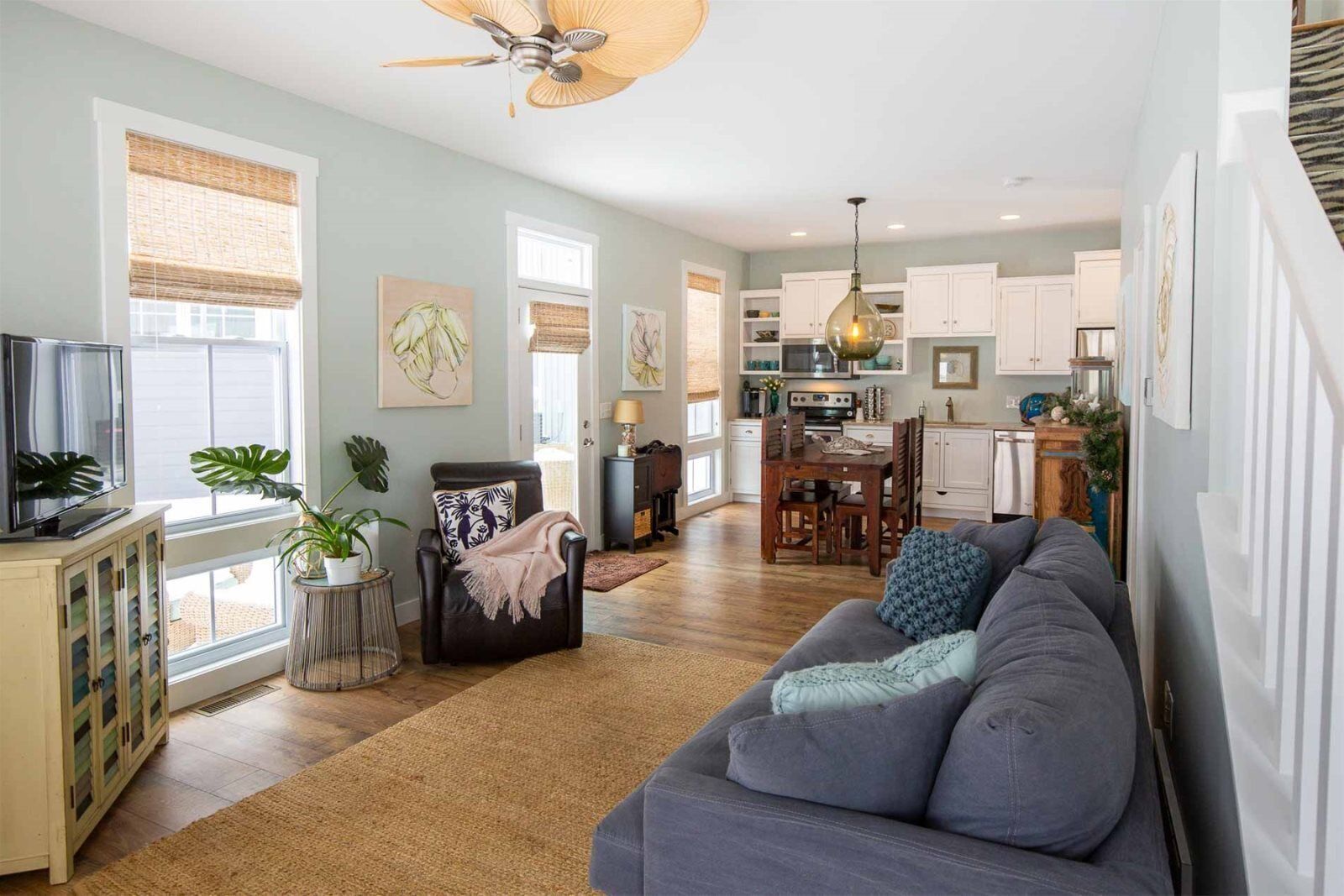 House (Harbor Haven) | Living room | TV