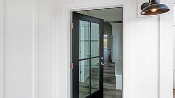 House, Multiple Beds (Last Call Never) | Exterior