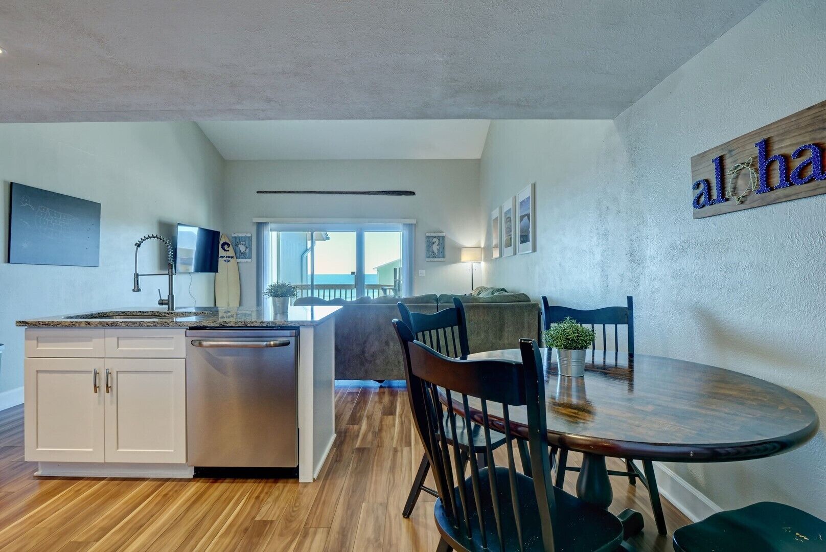 2 Bedroom Oceanview Condo - Surf City, NC