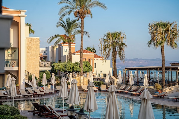 3 outdoor pools, sun loungers - Caldera Village (Chania)