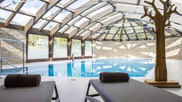 Indendørs pool