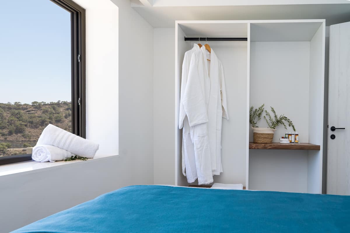 Suite Exclusive, vista mare | 1 camera, biancheria da letto di alta qualità, una cassaforte in camera