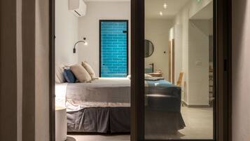 Deluxe-svíta - sjávarsýn | 1 svefnherbergi, rúmföt af bestu gerð, öryggishólf í herbergi